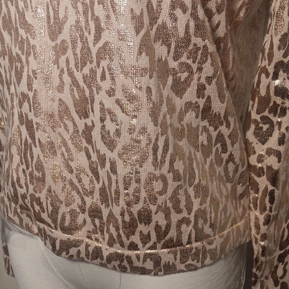 NEW! Jennifer Lopez Pink Leopard Print Blouse - Picture 4 of 10